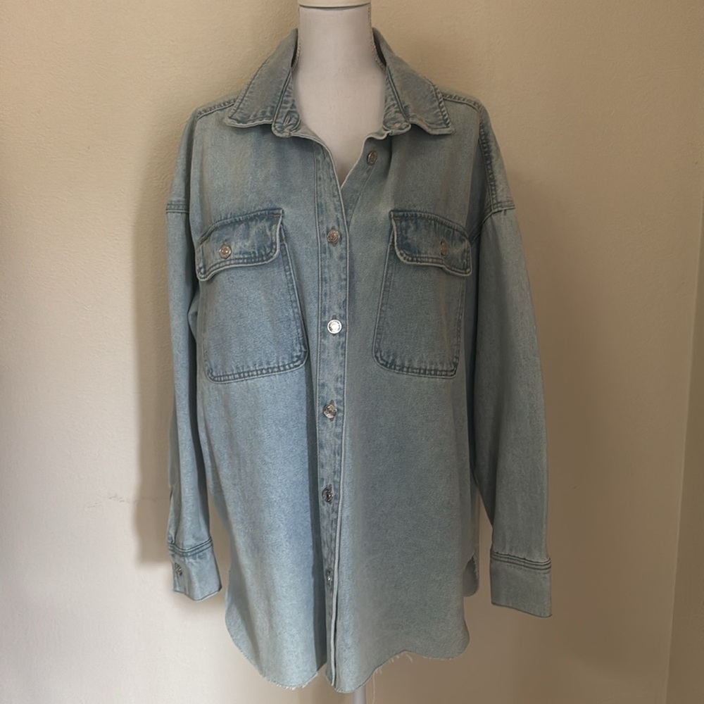 NWT Wild Fable Oversized Frayed Hem Light Blue Denim Jacket